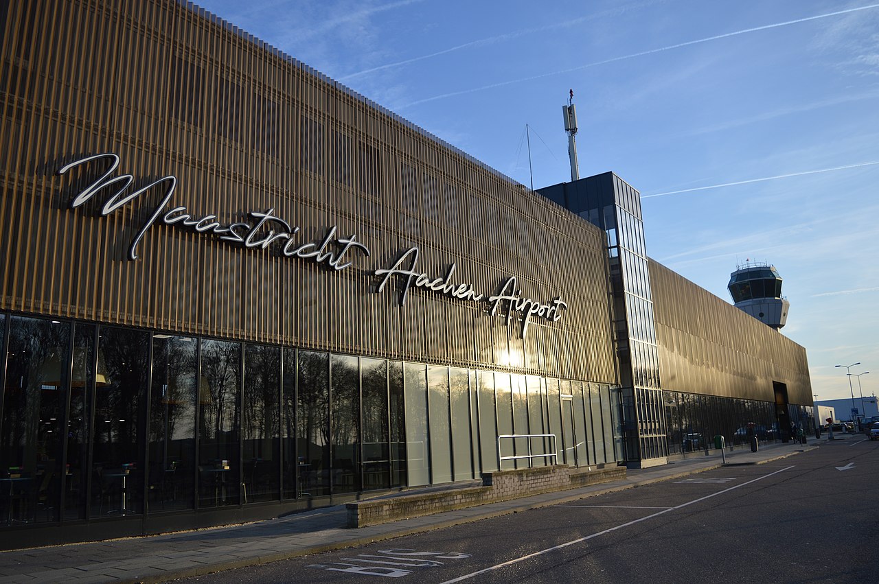 Taxi Tilburg Maastricht Aachen Airport